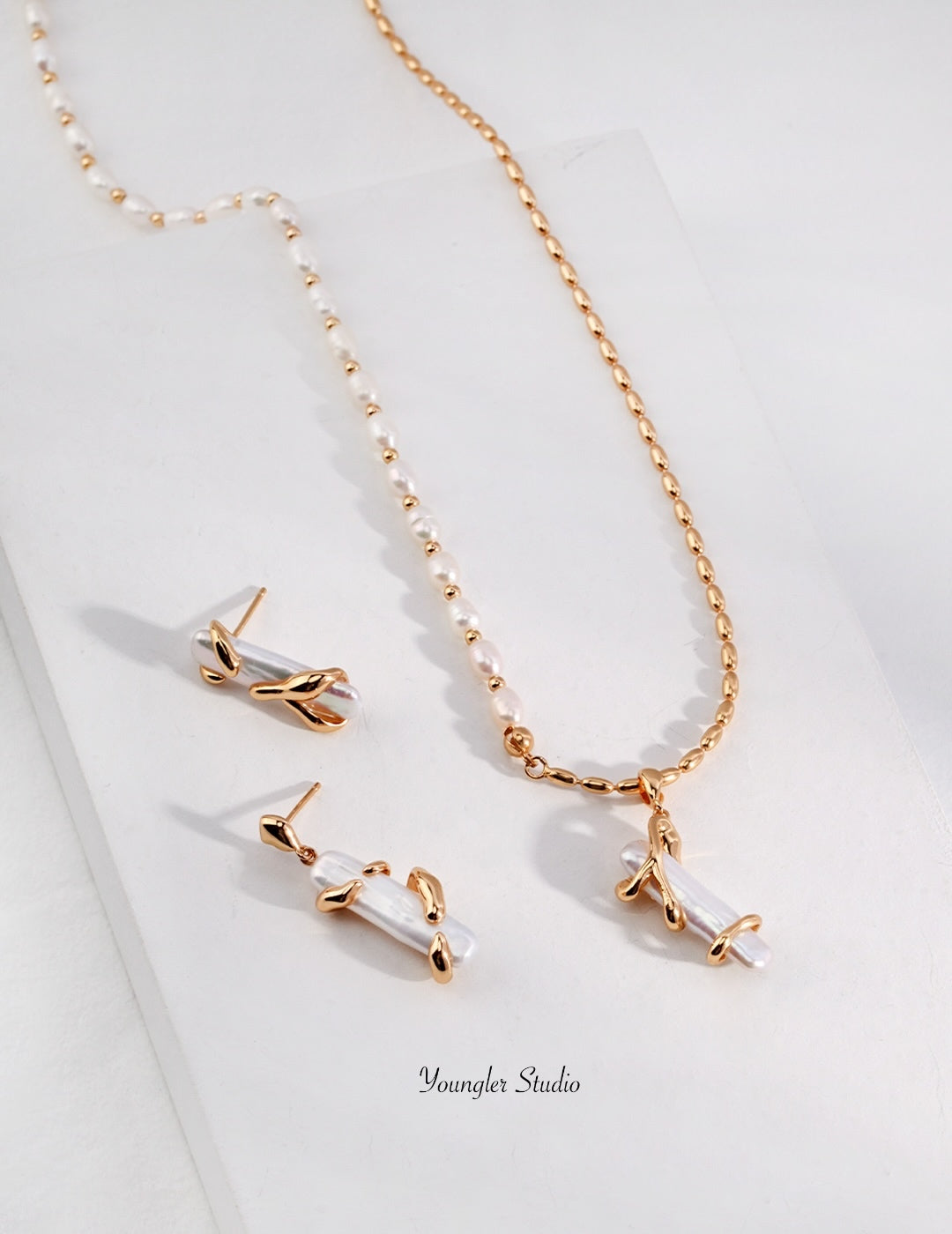 Silica Pearl Pendant