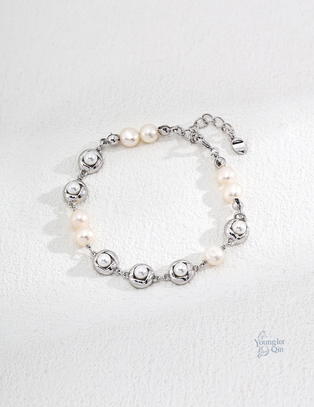 Pearl Retro Bracelet