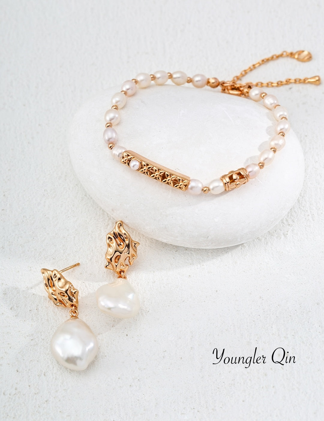 Retro Gold Pearl Bracelet