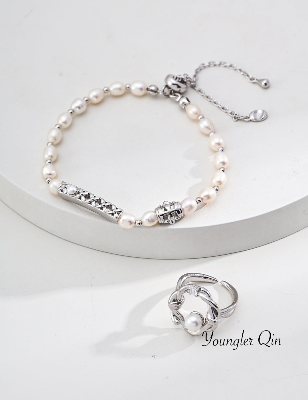 Retro Gold Pearl Bracelet