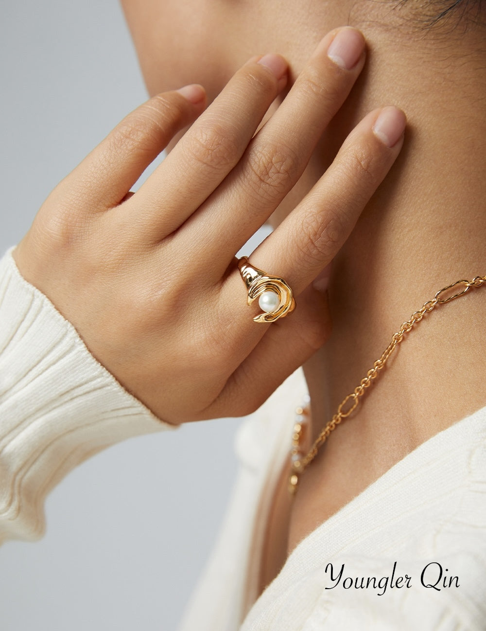 Sculptural Pearl Ring