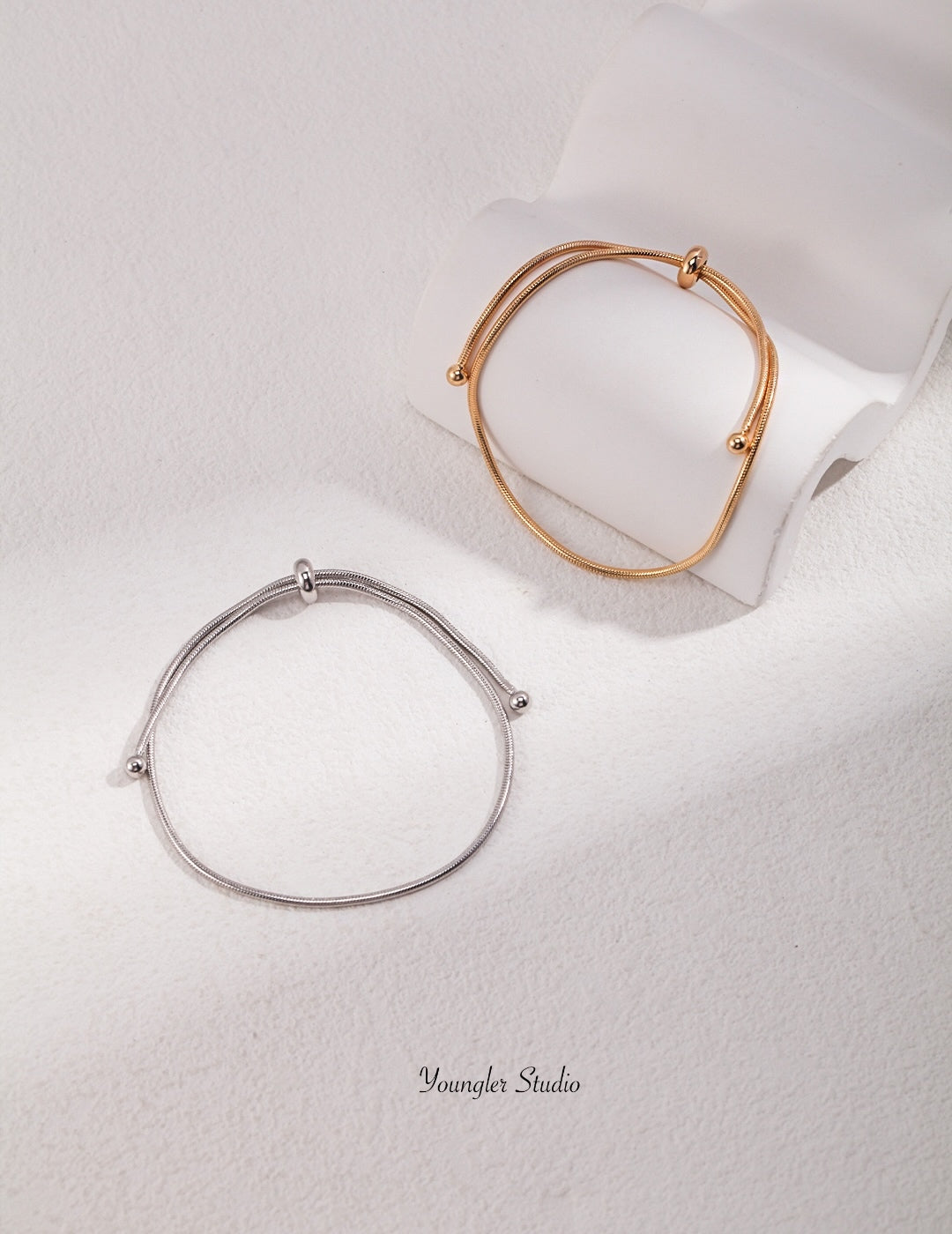 Sleek Thread – Minimalist Silver Bracelet