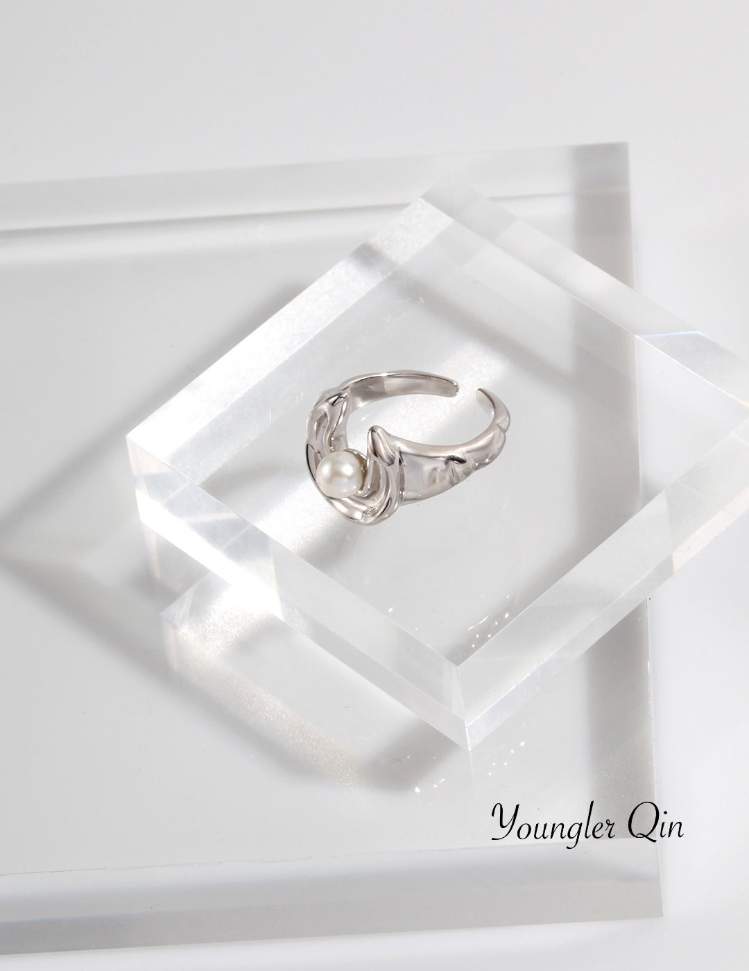 Sculptural Pearl Ring