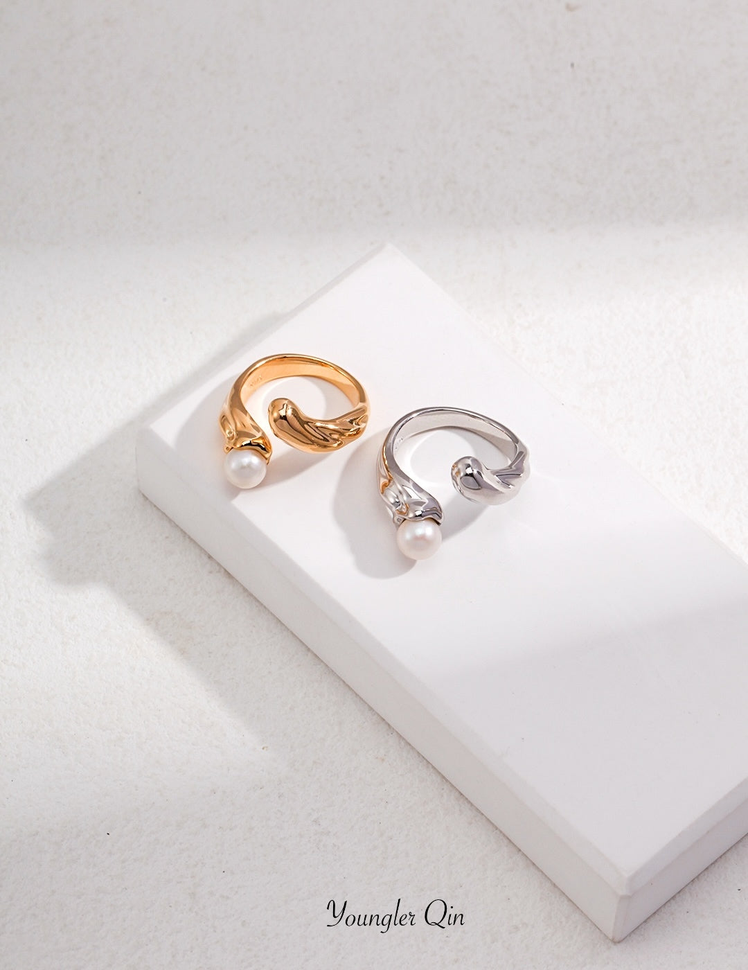 Fluid Pearl Ring Open Band