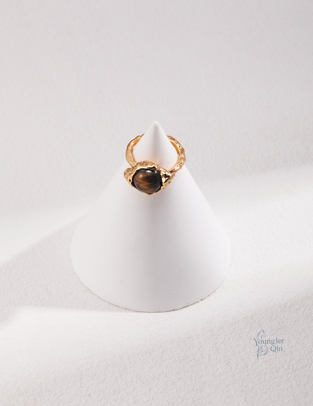 Oval Cat-Eye Ring
