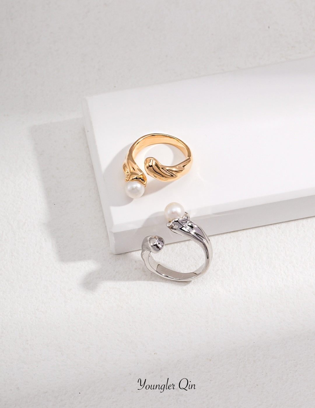 Fluid Pearl Ring Open Band