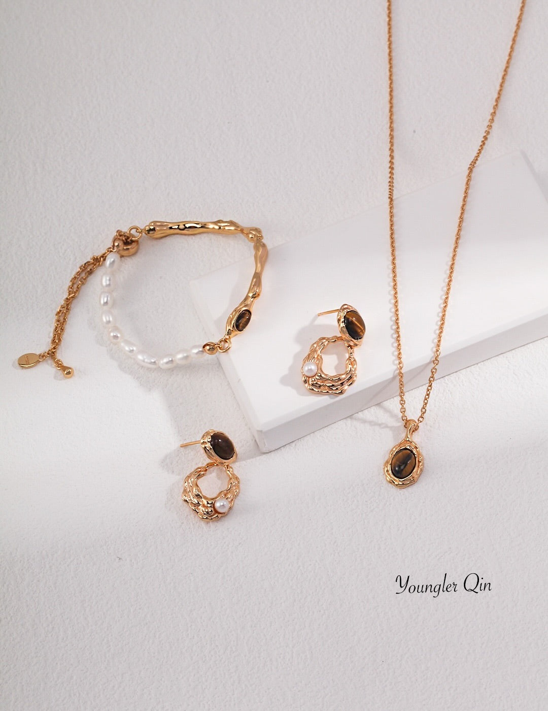 Sculpted Hoop Earrings