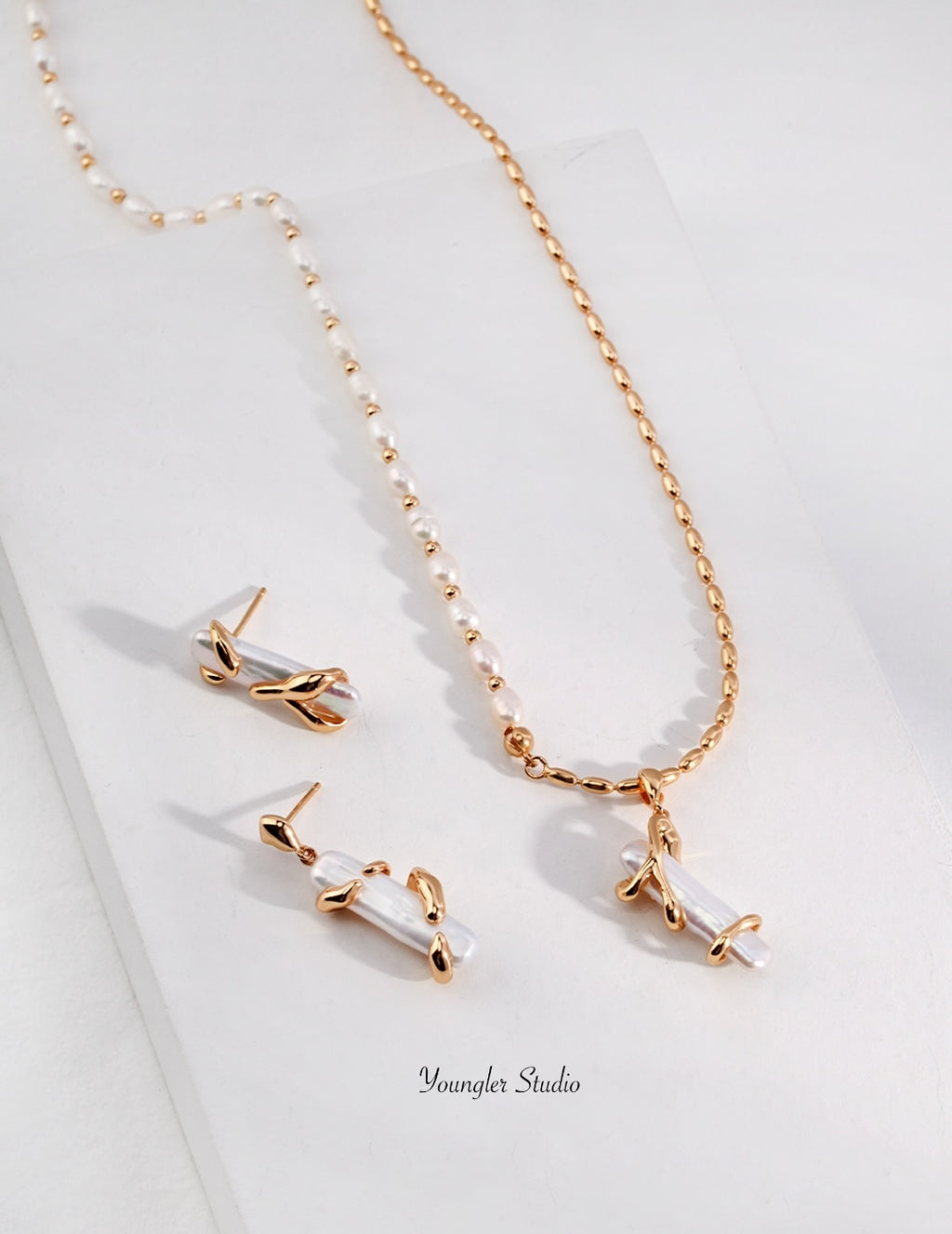 Silica Pearl Pendant