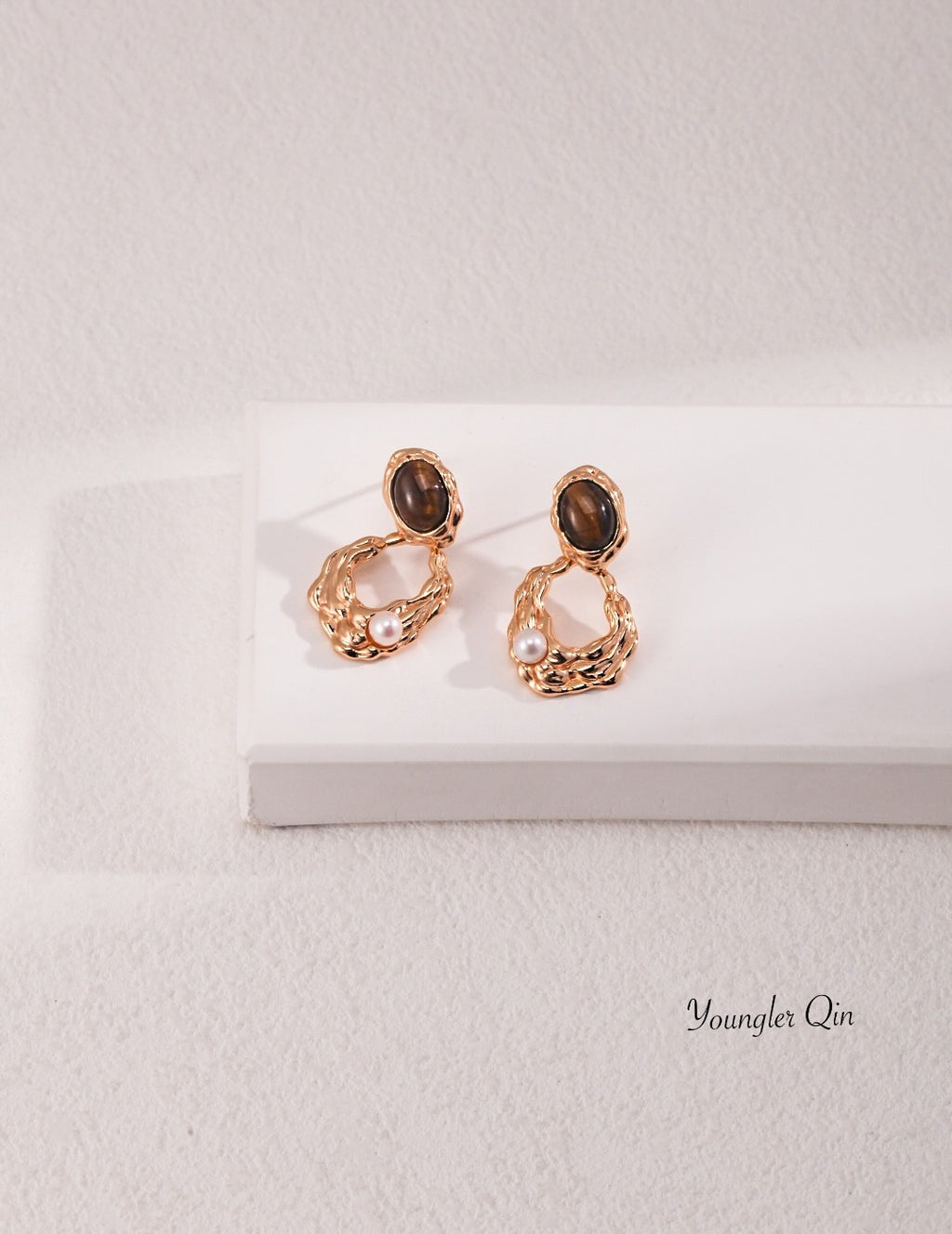 Sculpted Hoop Earrings