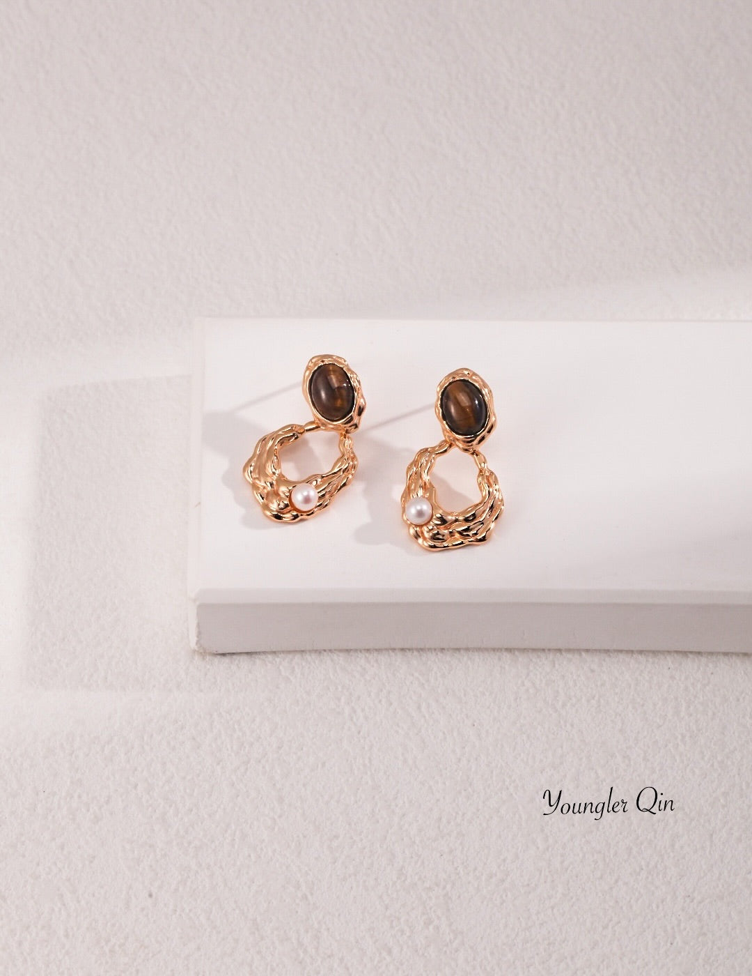 Sculpted Hoop Earrings
