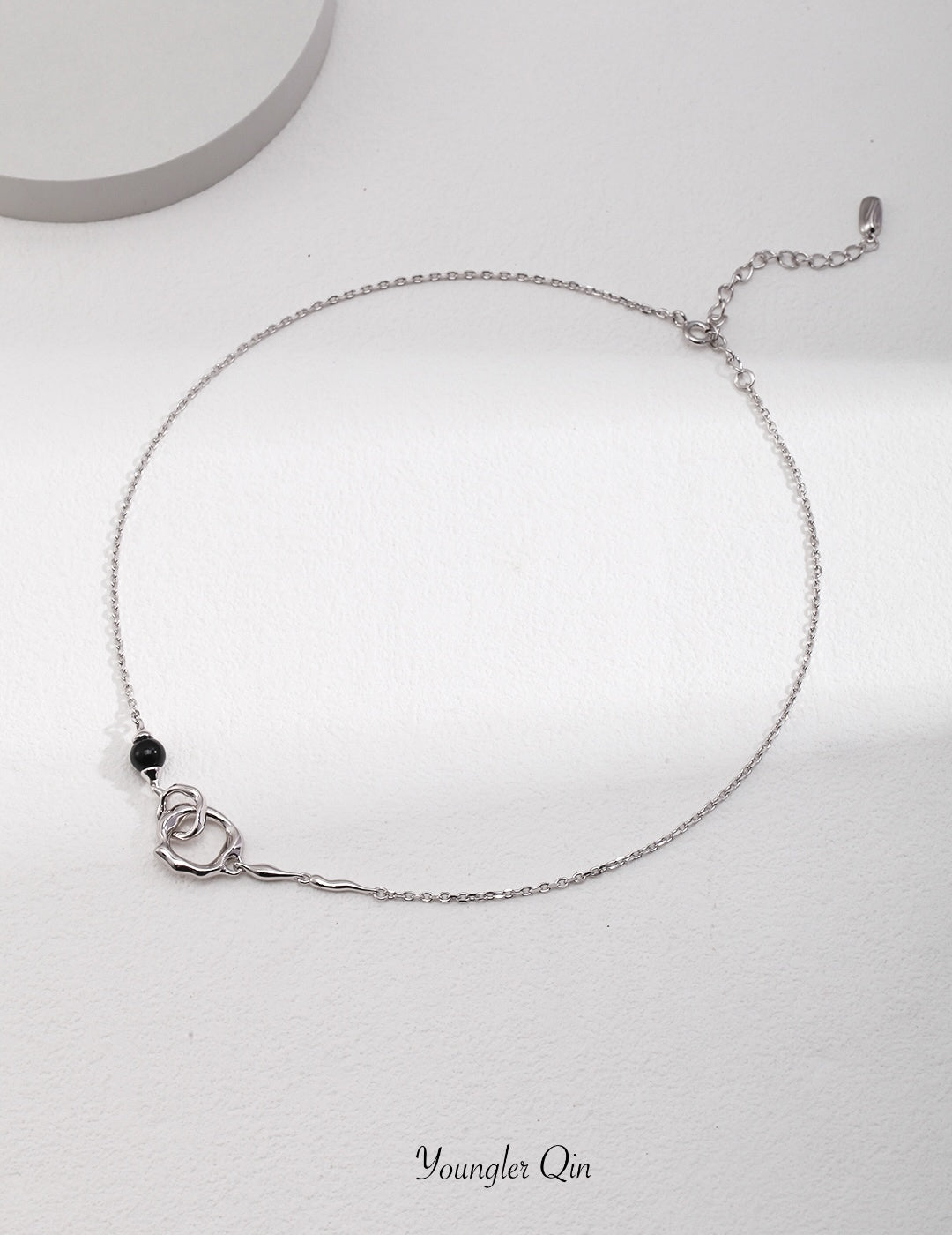 Interlocking Ripple Necklace