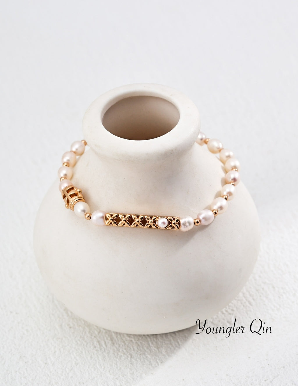 Retro Gold Pearl Bracelet