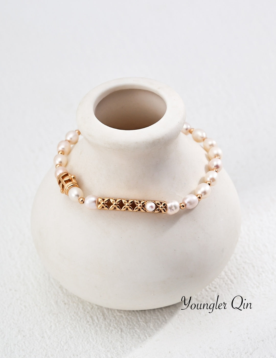 Retro Gold Pearl Bracelet