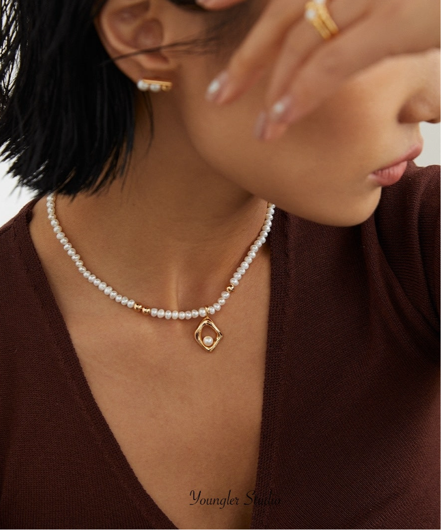 Irregular Pearl Necklace