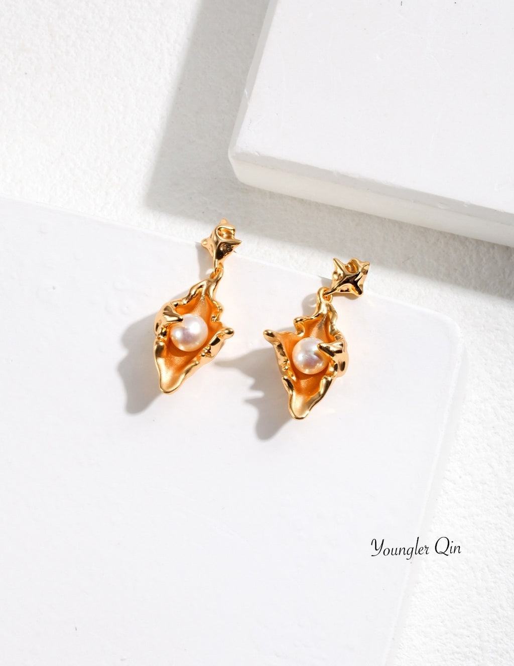 Shell Pearl Earrings