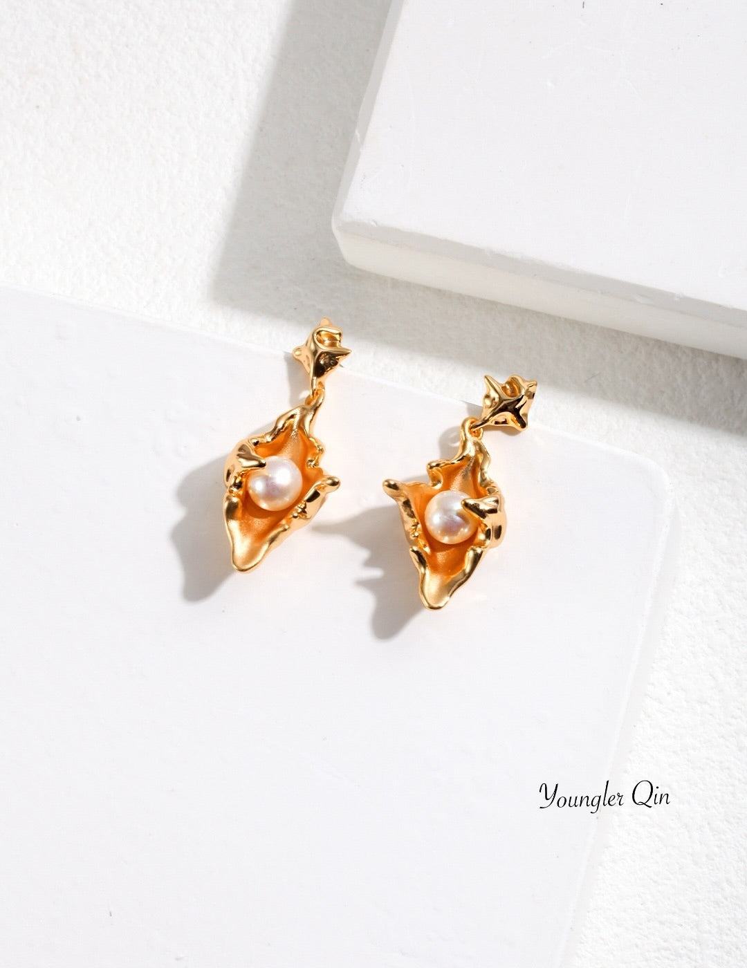Shell Pearl Earrings
