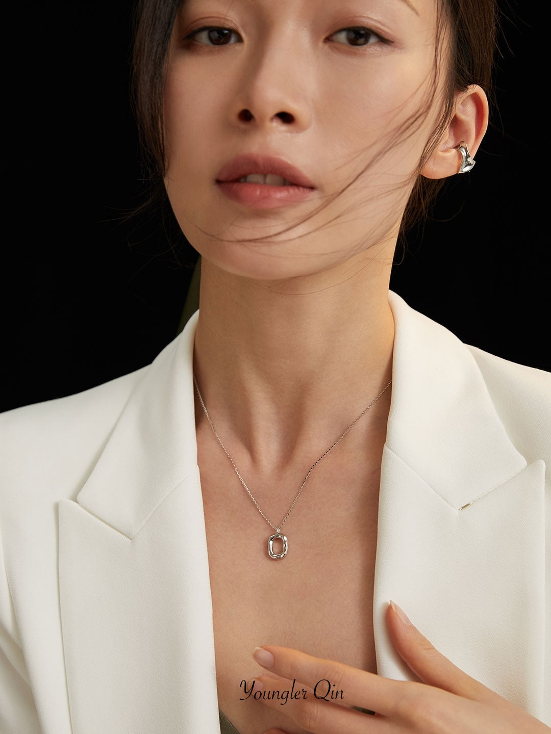 Minimalist Pendant Necklace