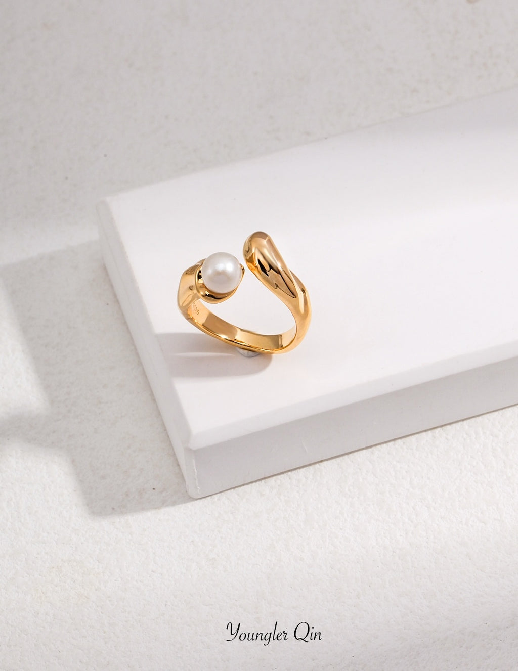 Fluid Pearl Ring Open Band