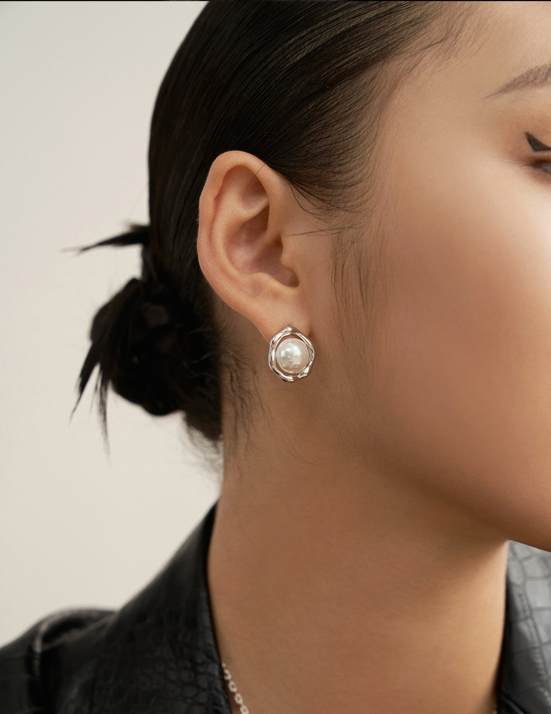 Oval Pearl Drop Earrings