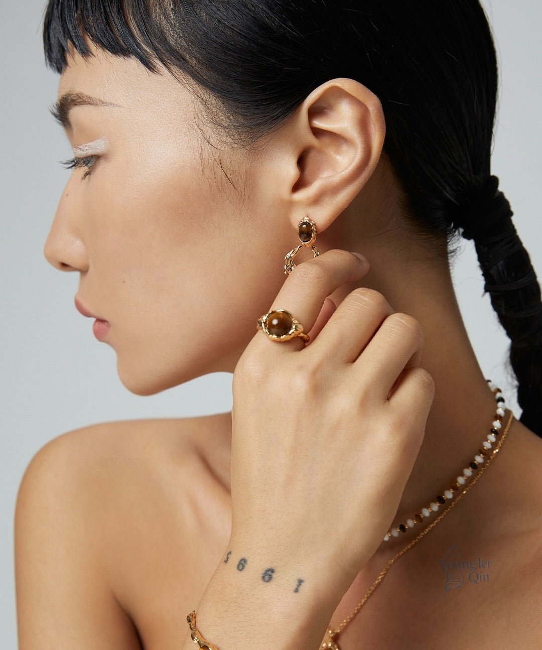 Oval Cat-Eye Ring