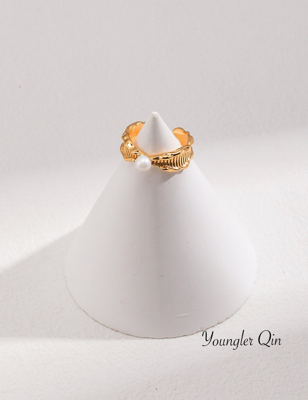 Fluid Pearl Ring