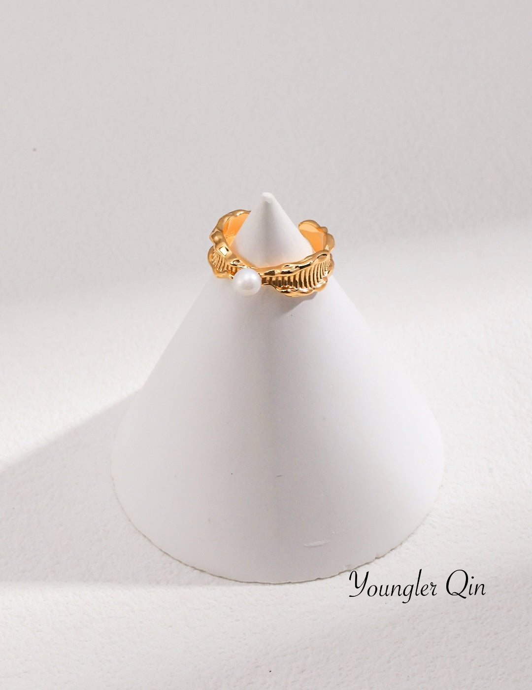 Fluid Pearl Ring
