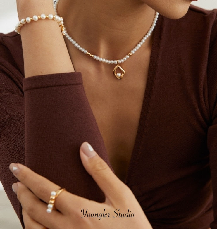 Irregular Pearl Necklace