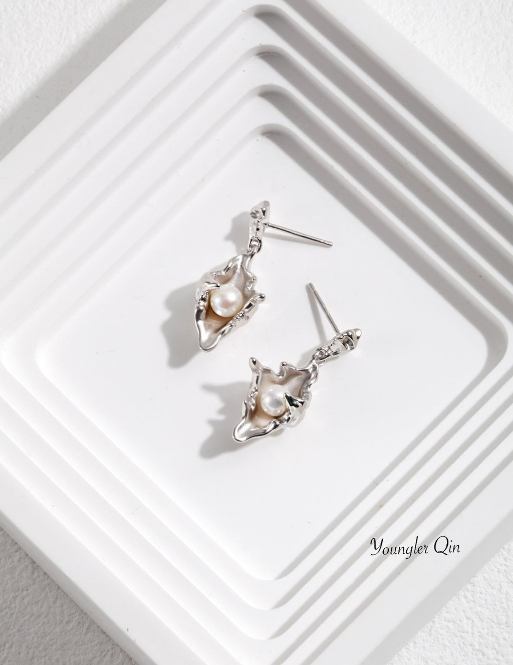 Shell Pearl Earrings