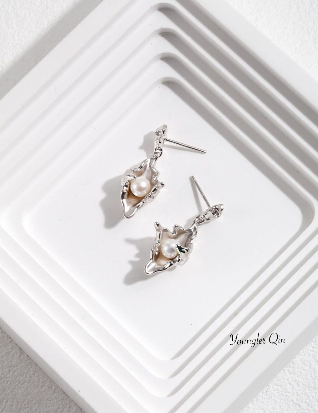 Shell Pearl Earrings