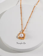 Pearl Kisses in Gold Set