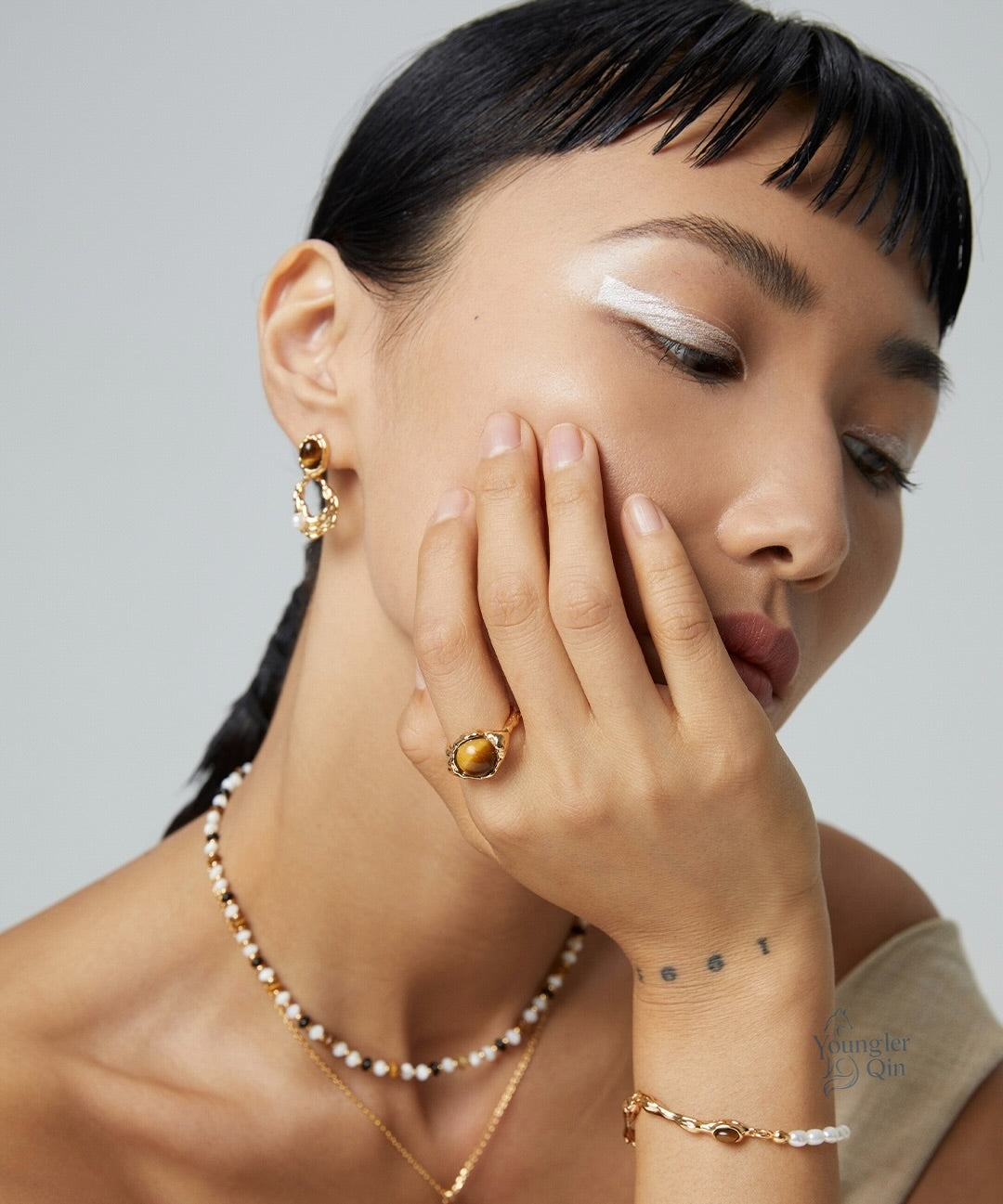 Oval Cat-Eye Ring