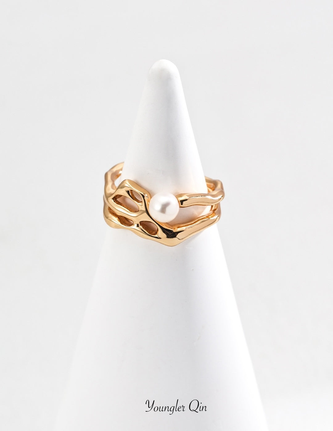 Molten-Style Pearl Ring