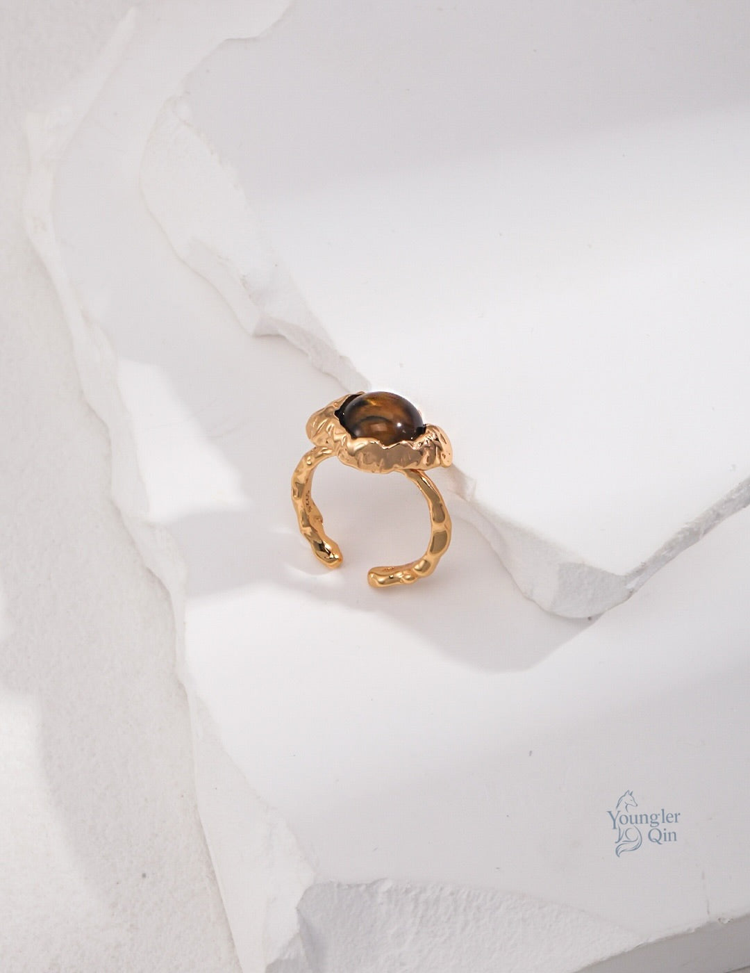 Oval Cat-Eye Ring