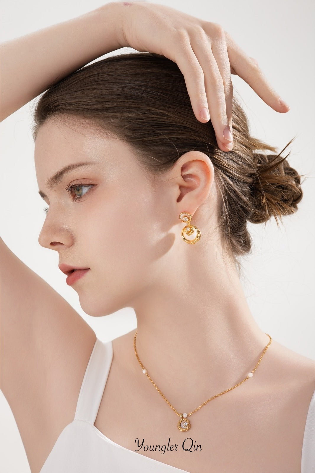 Mother-of-Pearl Pendant