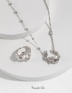 Willow Loop Pearl Necklace