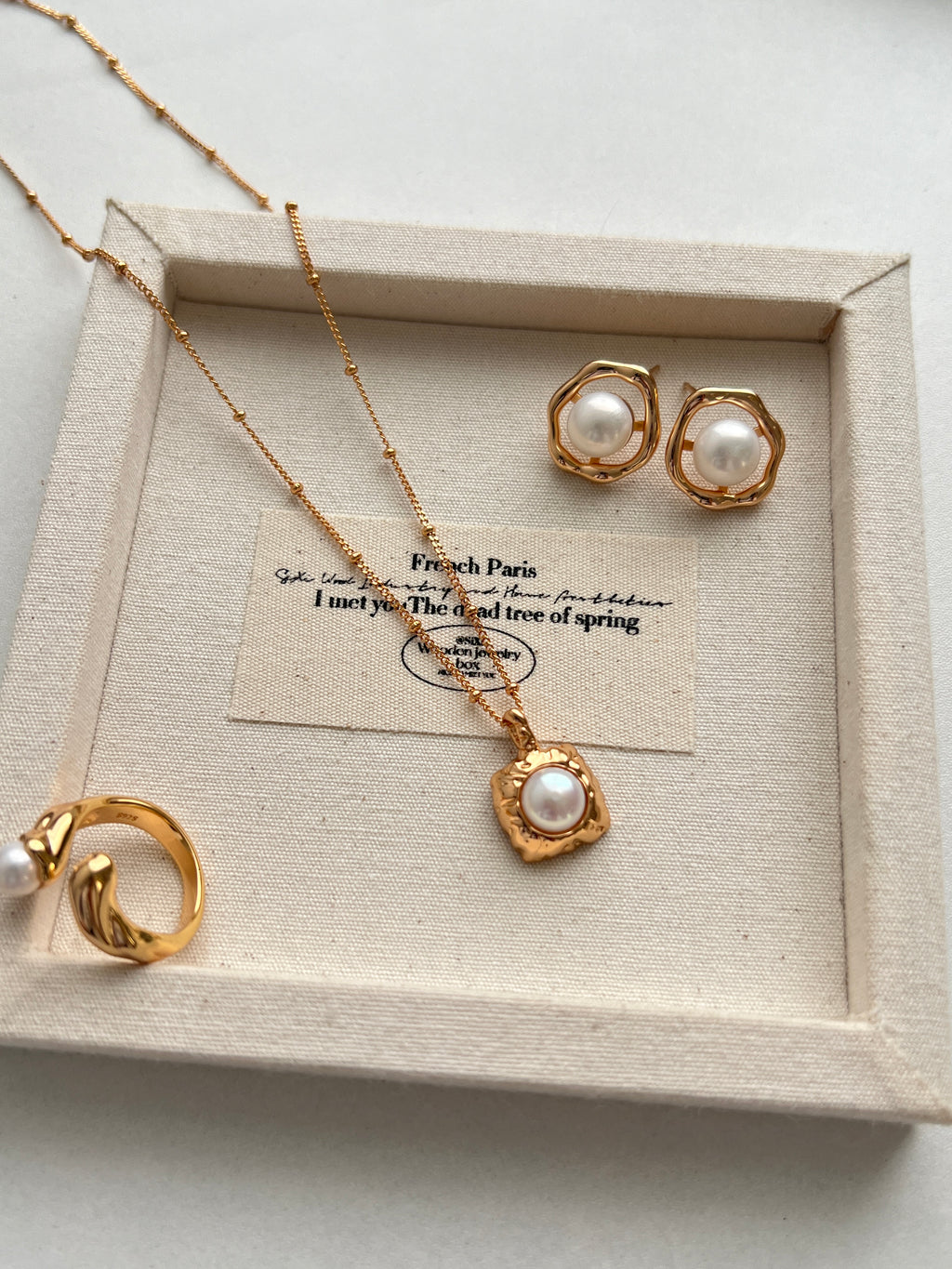 Pearl Kisses in Gold Set