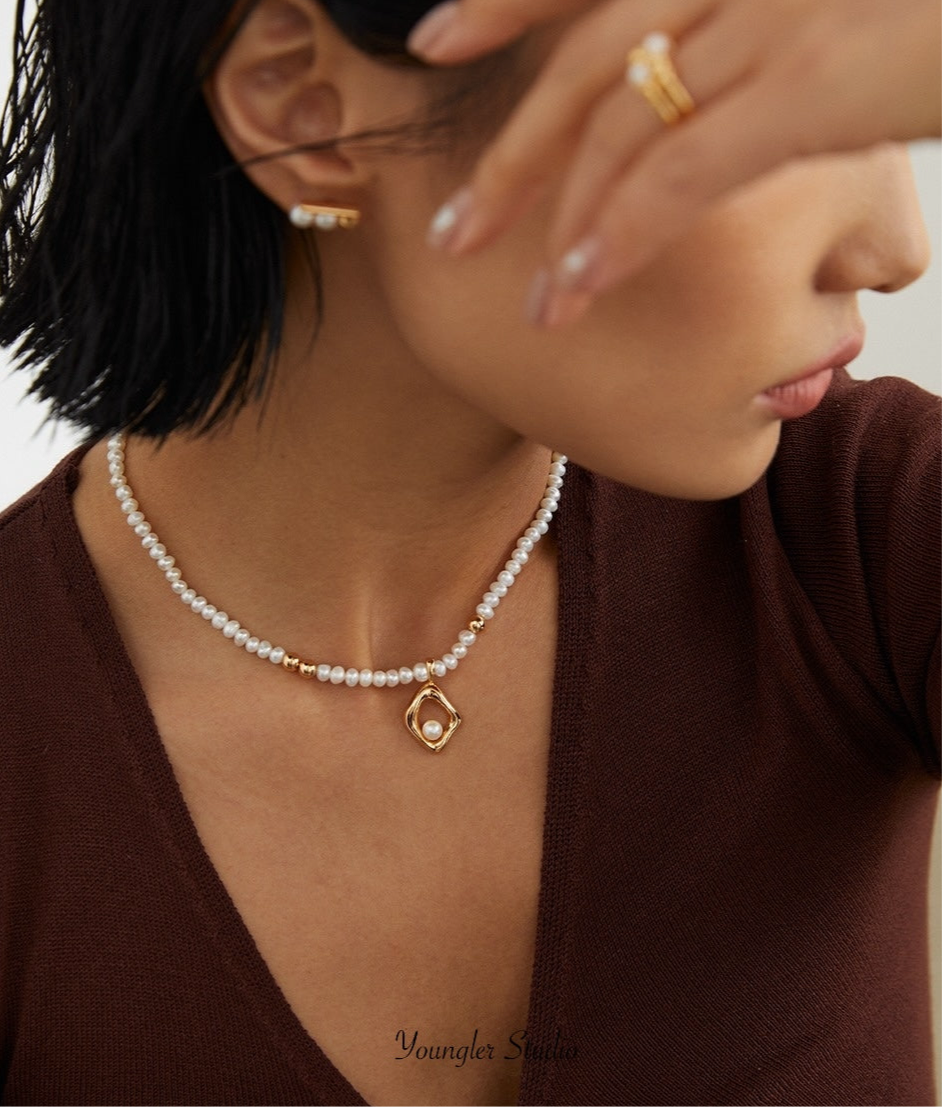 Geometric Pearl Cube Necklace