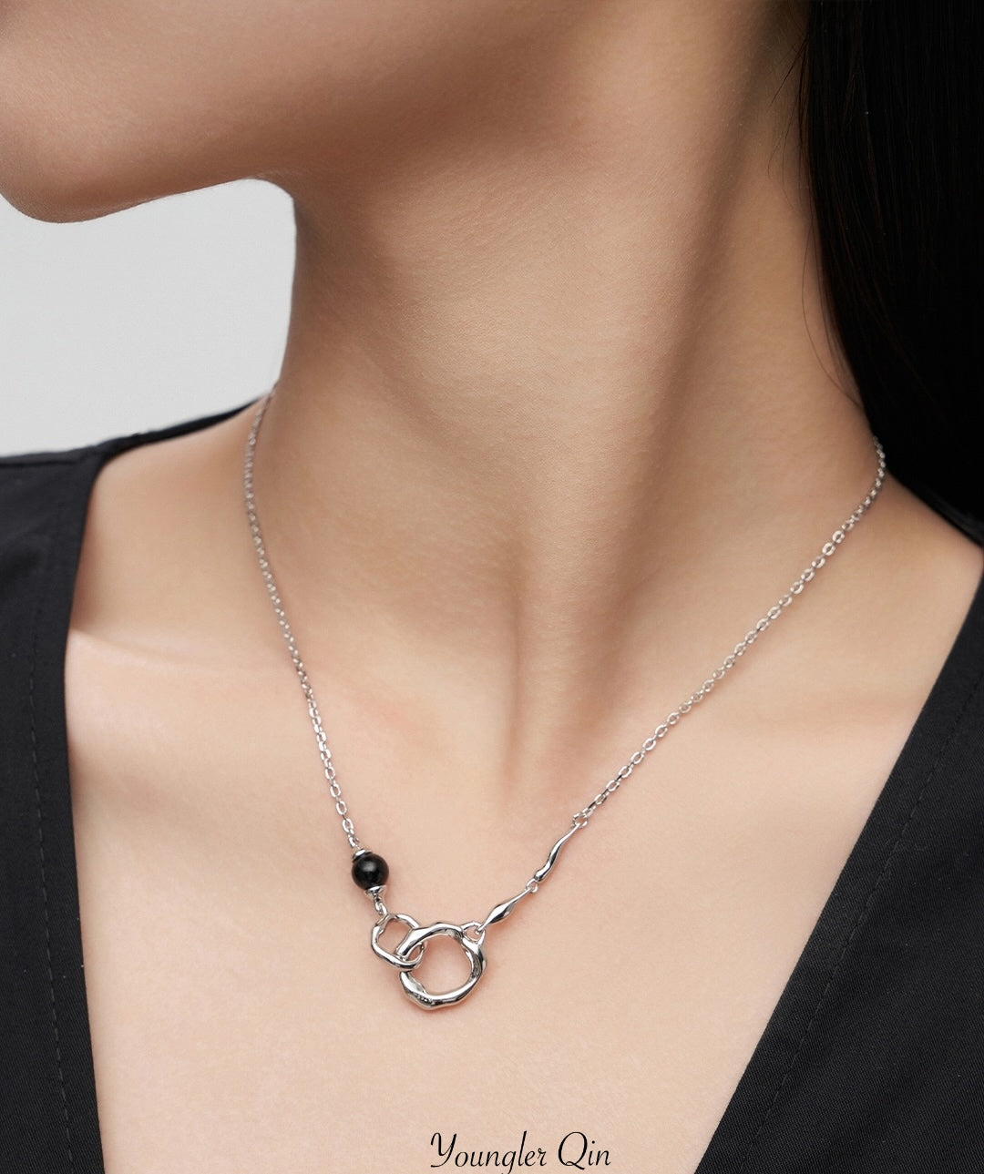 Interlocking Ripple Necklace