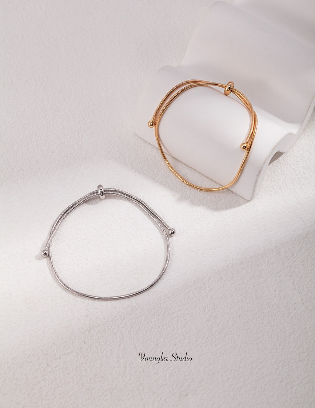 Sleek Thread – Minimalist Silver Bracelet