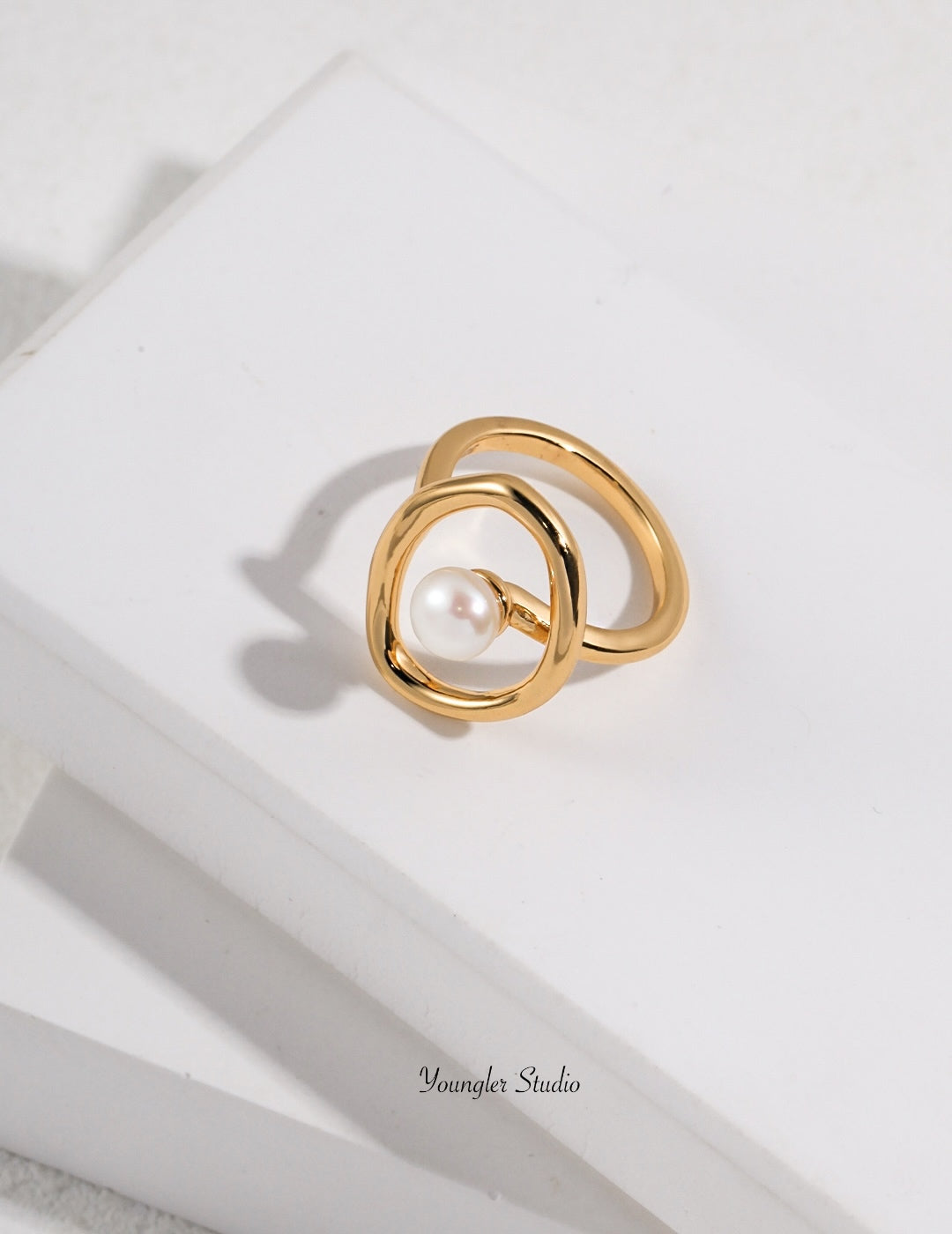 Pearl Sculpt Ring