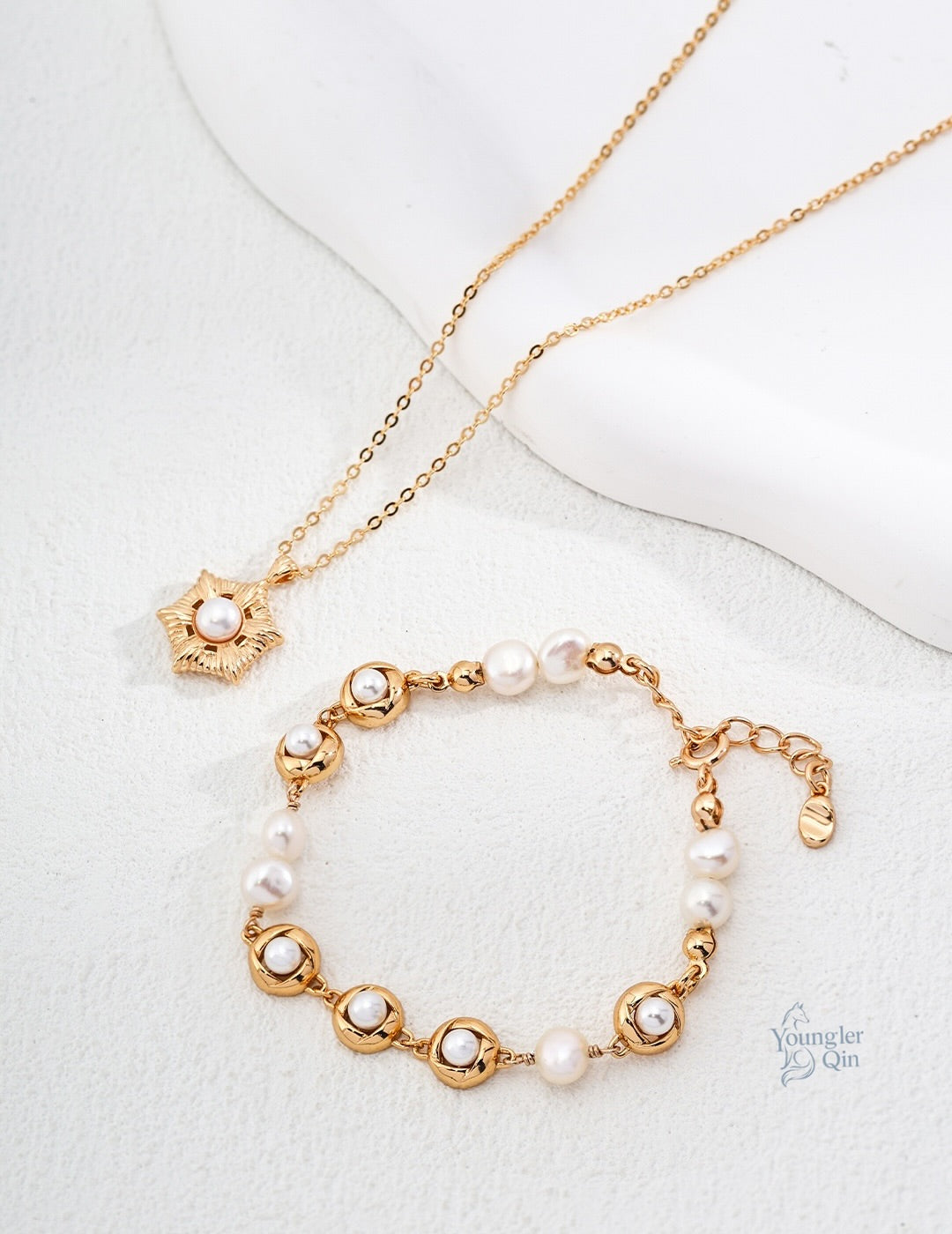 Pearl Retro Bracelet