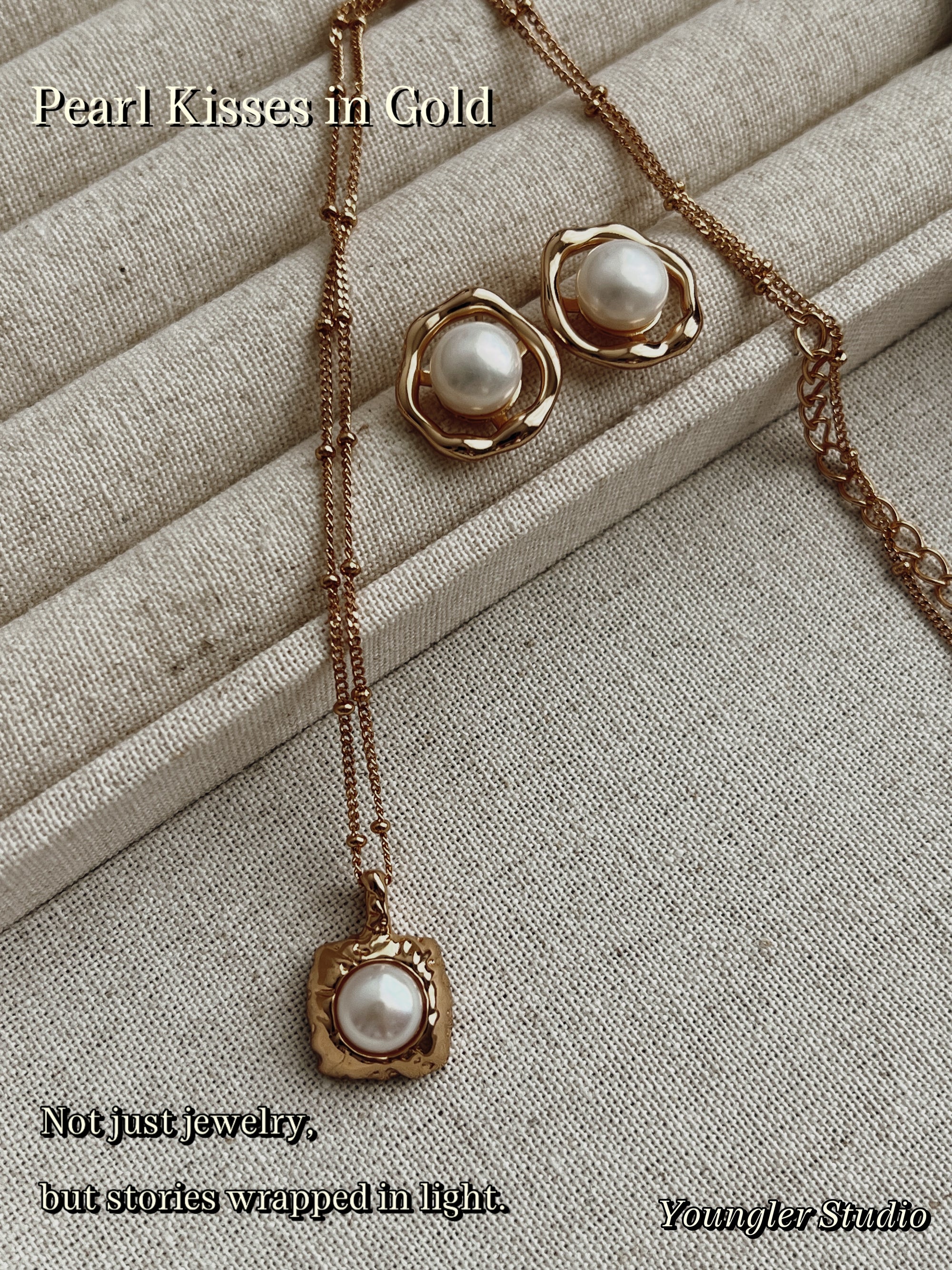 Pearl Kisses in Gold Set