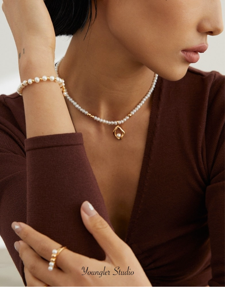 Irregular Pearl Necklace