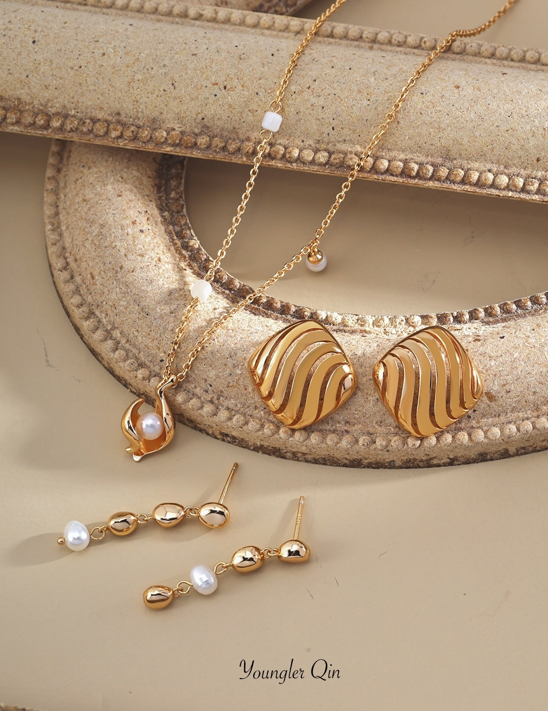Lily Bloom Pearl Necklace