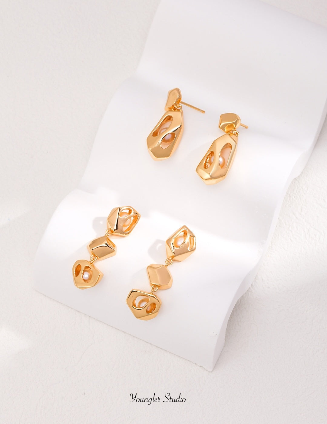 Sculpted Pearl Drop